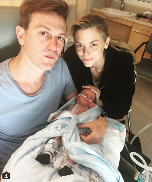 Η διάσημη ηθοποιός μιλά ανοιχτά για το σοβαρό πρόβλημα υγείας του νεογέννητου γιου της και συγκινεί