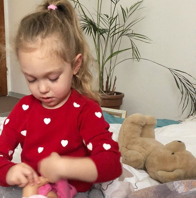 Δείτε πόσο έχει μεγαλώσει η κόρη της Meryem Uzerli (pics)