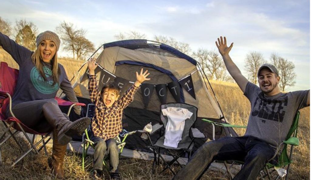 Οι πιο αστείες ανακοινώσεις εγκυμοσύνης, που έχουν γίνει viral (pics)