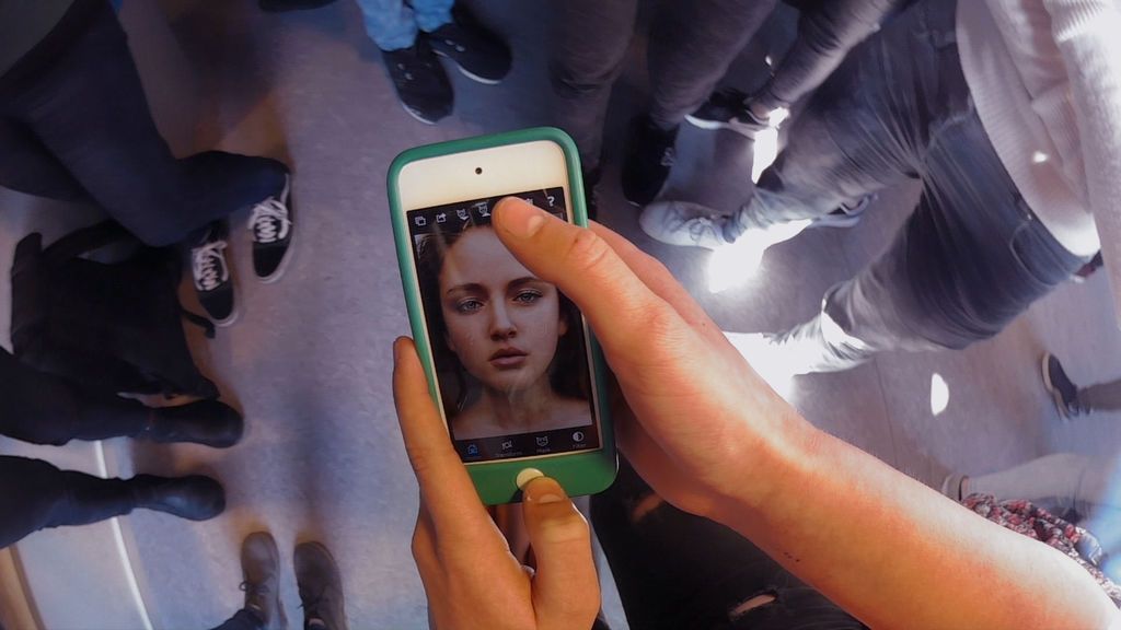 Δελτίο τύπου: Μάρτιος στο KinderDocs: Rocknrollers & The Girl 672k 