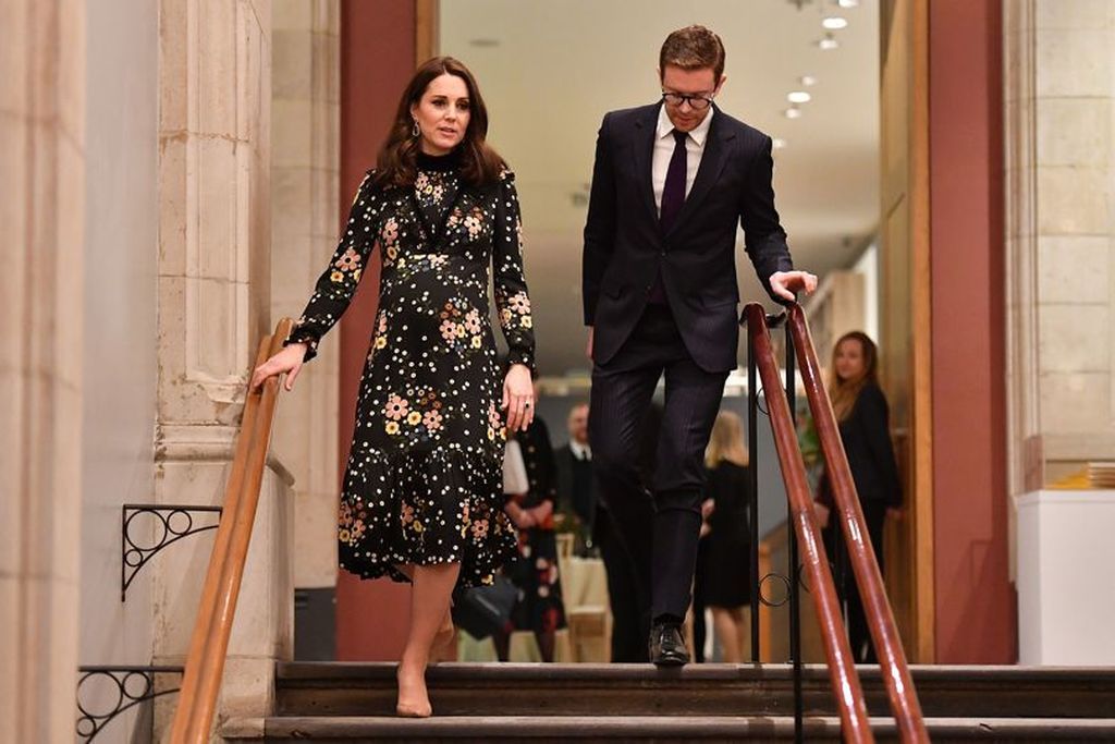 Η εγκυμονούσα Kate Middleton έκανε άλλη μία υπέρκομψη εμφάνιση 