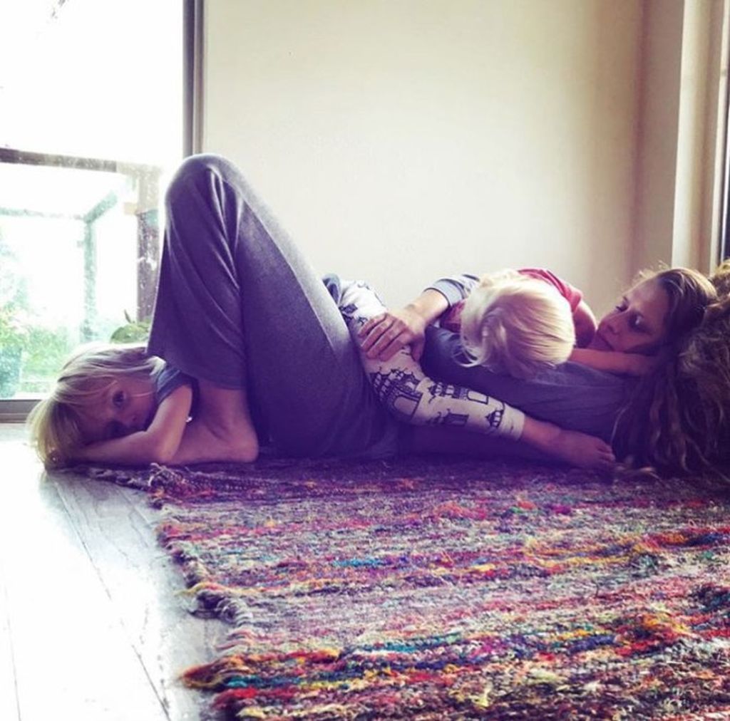 Η Teresa Palmer με τους δύο γιους της.