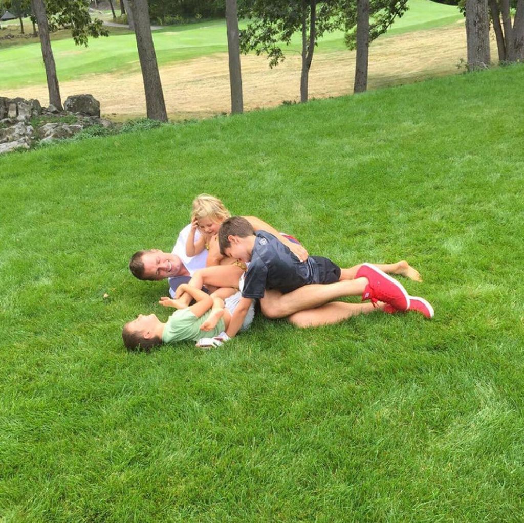 Gisele - Tom Brady: Το φωτογραφικό άλμπουμ της όμορφης οικογένειας τους (pics)