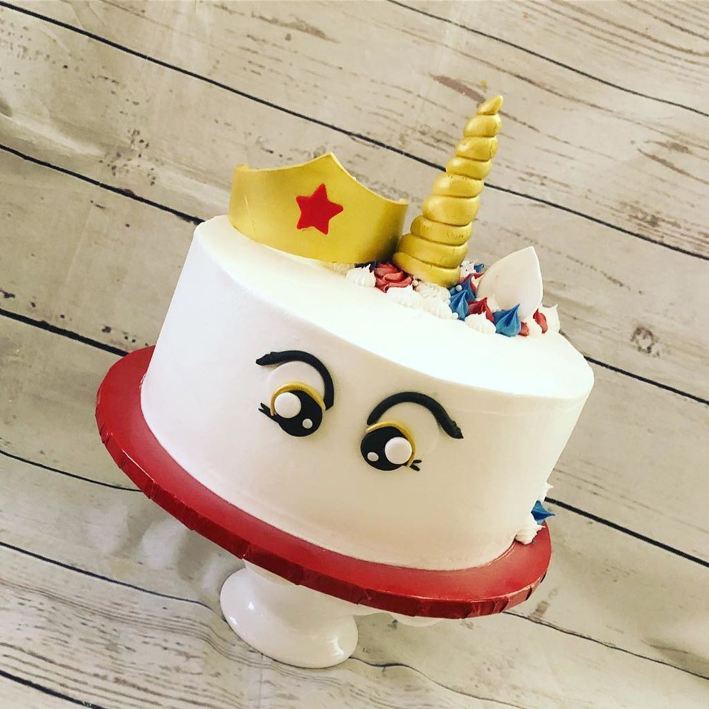 Τούρτες Wonder Woman που θα εμπνεύσουν την κόρη σας να γίνει ένα γεμάτο αυτοπεποίθηση κορίτσι (pics)