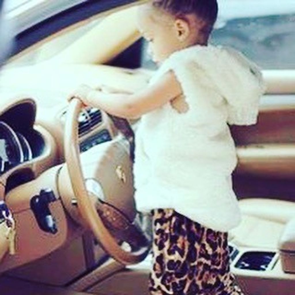 Μετά τα πλούσια παιδιά του Instagram σειρά έχουν τα πλούσια μωρά - Δείτε εικόνες