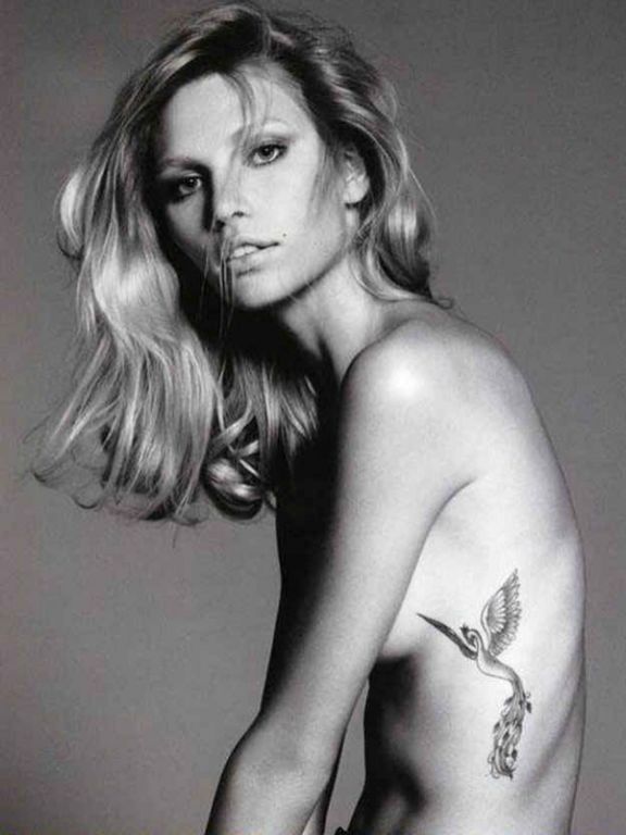 Μικρά και διακριτικά τατουάζ: 20 σχέδια διάσημων γυναικών για να πάρετε ιδέες