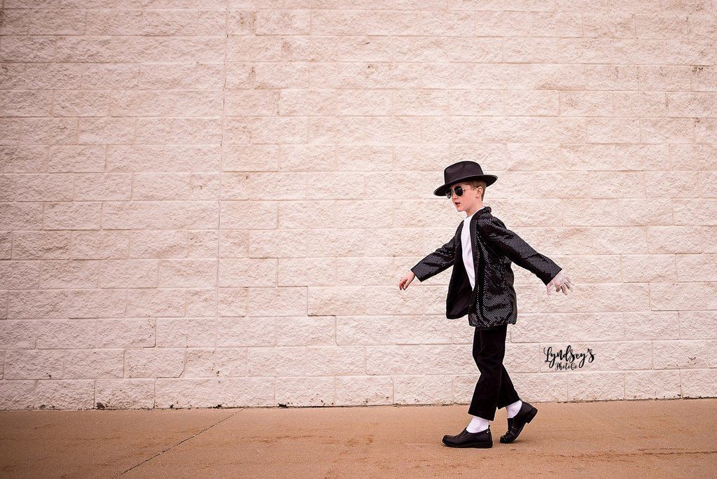 Ένα αξιολάτρευτο αγόρι φωτογραφίζεται ως Michael Jackson - Το αποτέλεσμα; Εκπληκτικό! (pics)