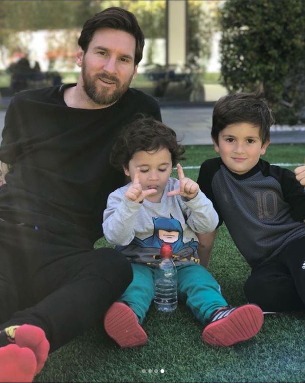 Leo Messi: Έδειξε για πρώτη φορά το πρόσωπο του νεογέννητου γιου του κι «έριξε» το Instagram (pics)