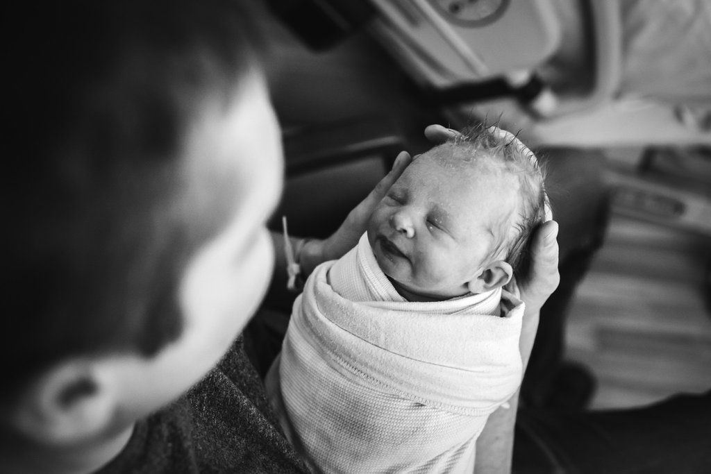 Ο λόγος που δακρύζει αυτή η μαμά κατά τη διάρκεια του τοκετού μας κάνει να ανατριχιάζουμε (pics)