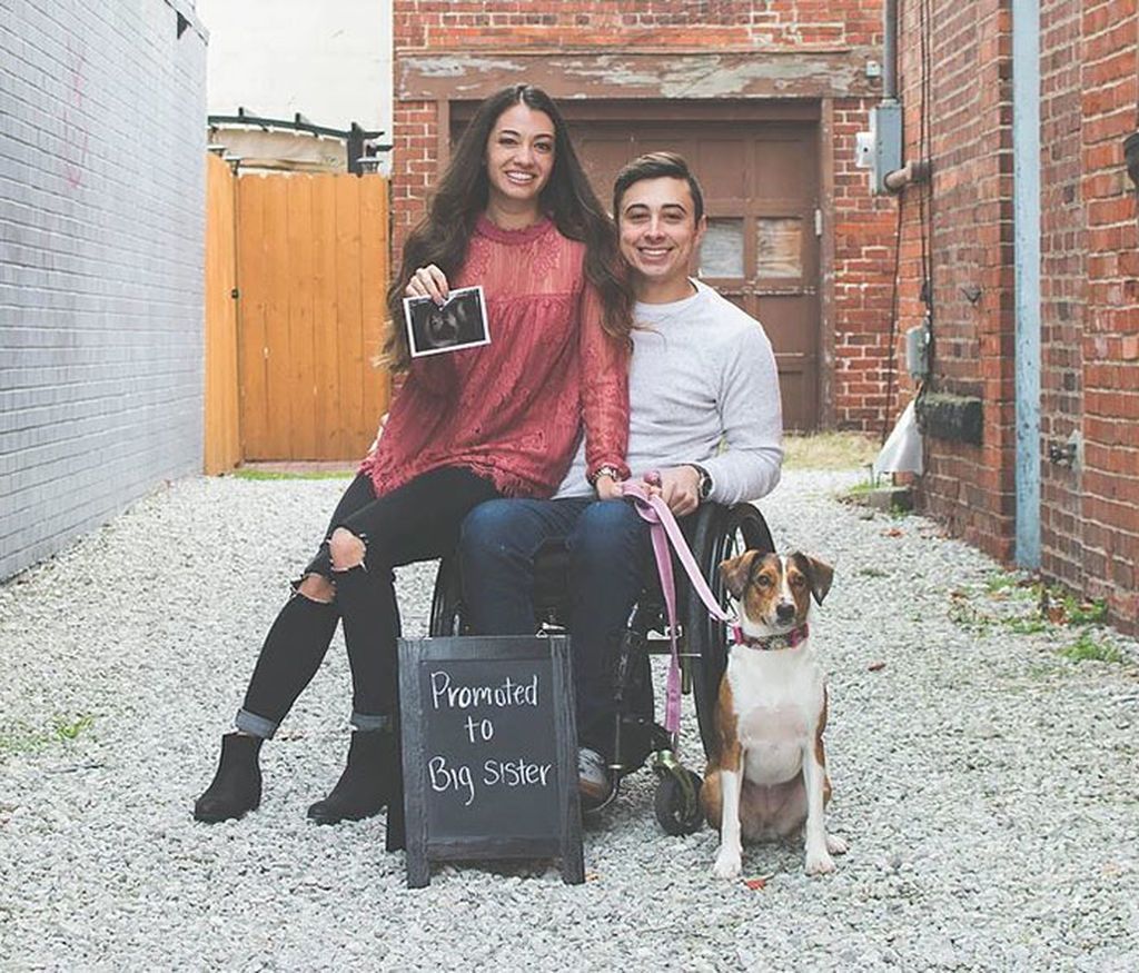 Αν και παραπληγικός θα γίνει μπαμπάς και μάλιστα το ανακοίνωσε με τον πιο αστείο τρόπο (pics)