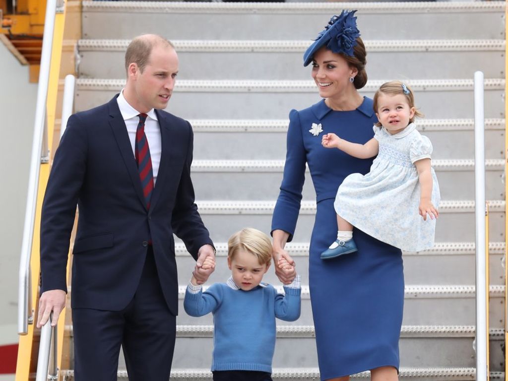 Πρίγκιπας George & Πριγκίπισσα Charlotte / 
Αν κάποια παιδιά είναι «καταδικασμένα» να ζήσουν υπό τα φώτα της δημοσιότητας, τότε αδιαμφισβήτητα είναι αυτά καθώς και το επικείμενο αδερφάκι τους. Οι μικροί γόνοι της βασιλικής οικογένειας έχουν ήδη κεντρίσει