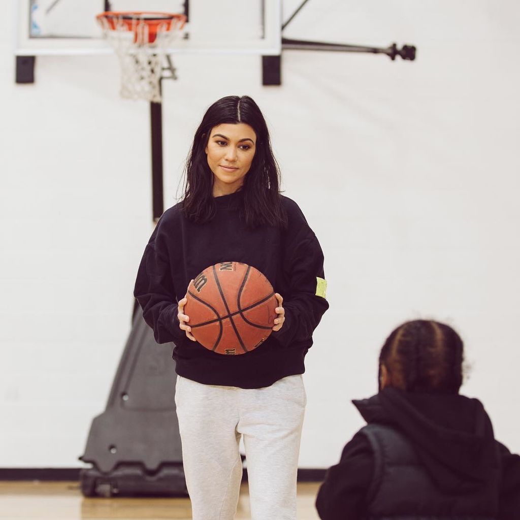 Αλήθεια, γνωρίζετε πόσων χρόνων είναι η Kourtney Kardashian; (pics)