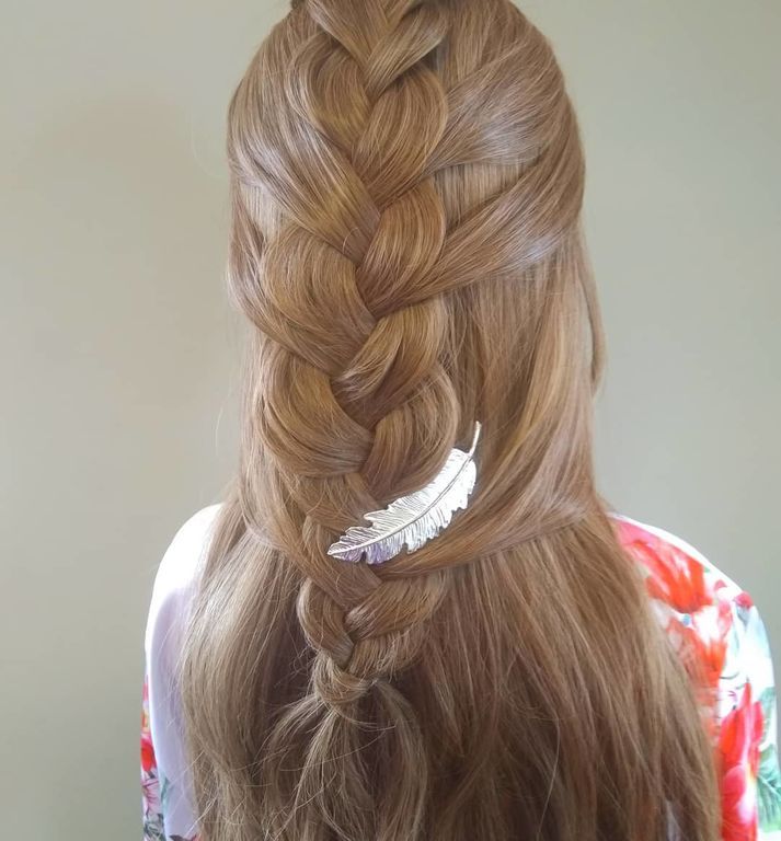 Ρομαντικά χτενίσματα για τις μαμάδες στη βάπτιση του παιδιού τους (pics)