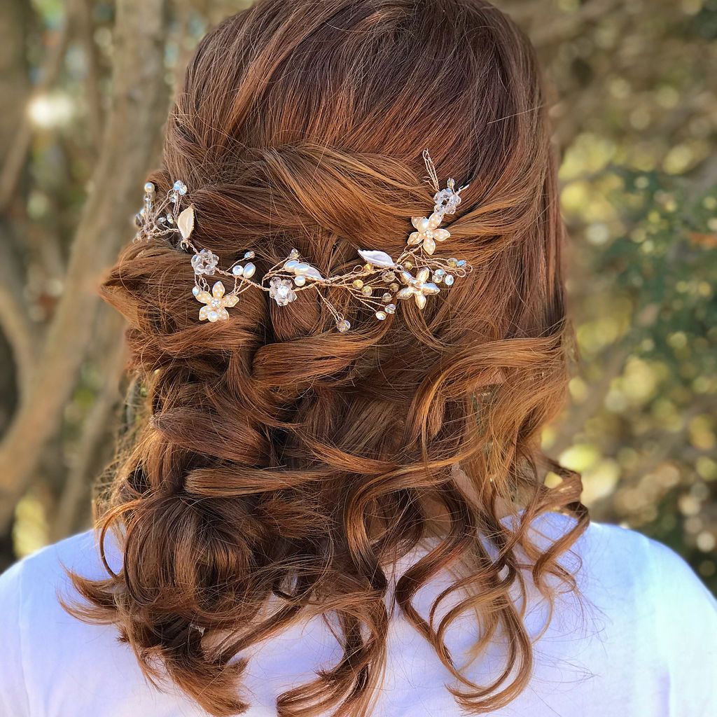 Ρομαντικά χτενίσματα για τις μαμάδες στη βάπτιση του παιδιού τους (pics)