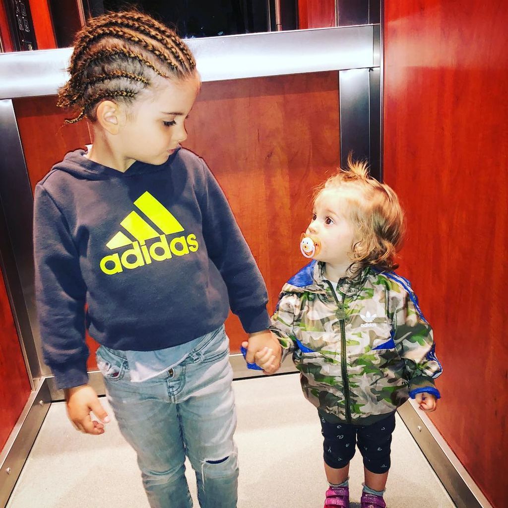 Όλγα Πηλιάκη: Γυμνή στην μπανιέρα με την κόρη της (pic)