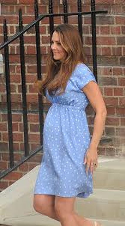 Kate Middleton: Οι τρεις έξοδοι της από το μαιευτήριο είναι ολόιδιες μεταξύ τους