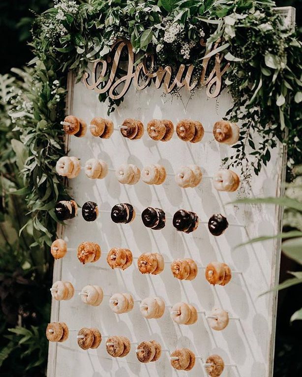 Donutwal: Ο τοίχος που κάνει θραύση στη διακόσμηση σε γάμους & βαπτίσεις (pics)