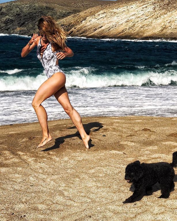 Ντορέττα Παπαδημητρίου: Έκανε το πρώτο της μπάνιο και η φωτό με μπικίνι τα «σπάει» στο Instagram