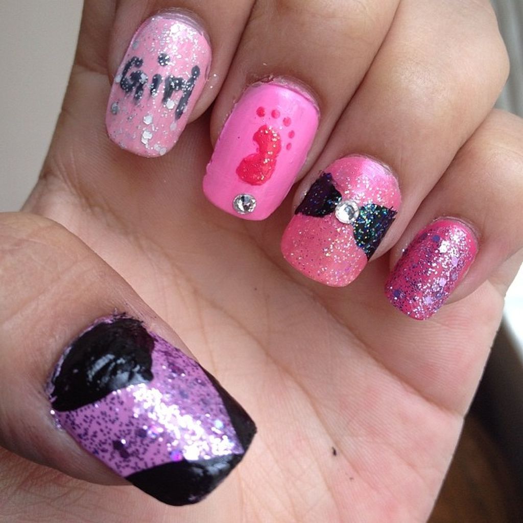 Αυτή η μέλλουσα μαμά έκανε το πιο πρωτότυπο μανικιούρ για να γιορτάσει την εγκυμοσύνη της