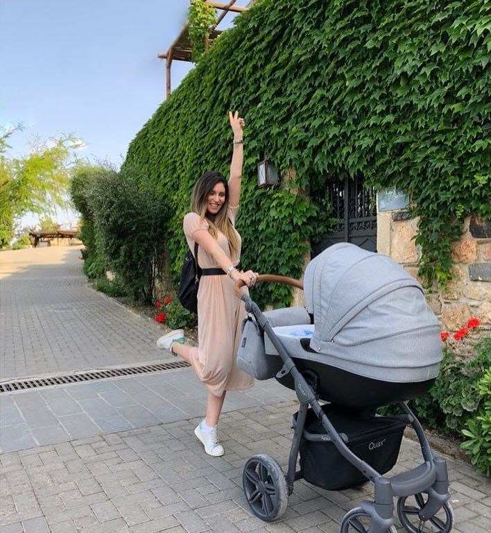 Αθηνά Οικονομάκου