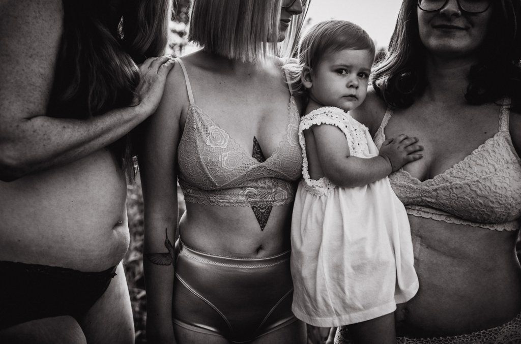 Οι ωραιότερες φωτογραφίες που δείχνουν με ρεαλιστικό τρόπο το σώμα μετά τον τοκετό (pics)