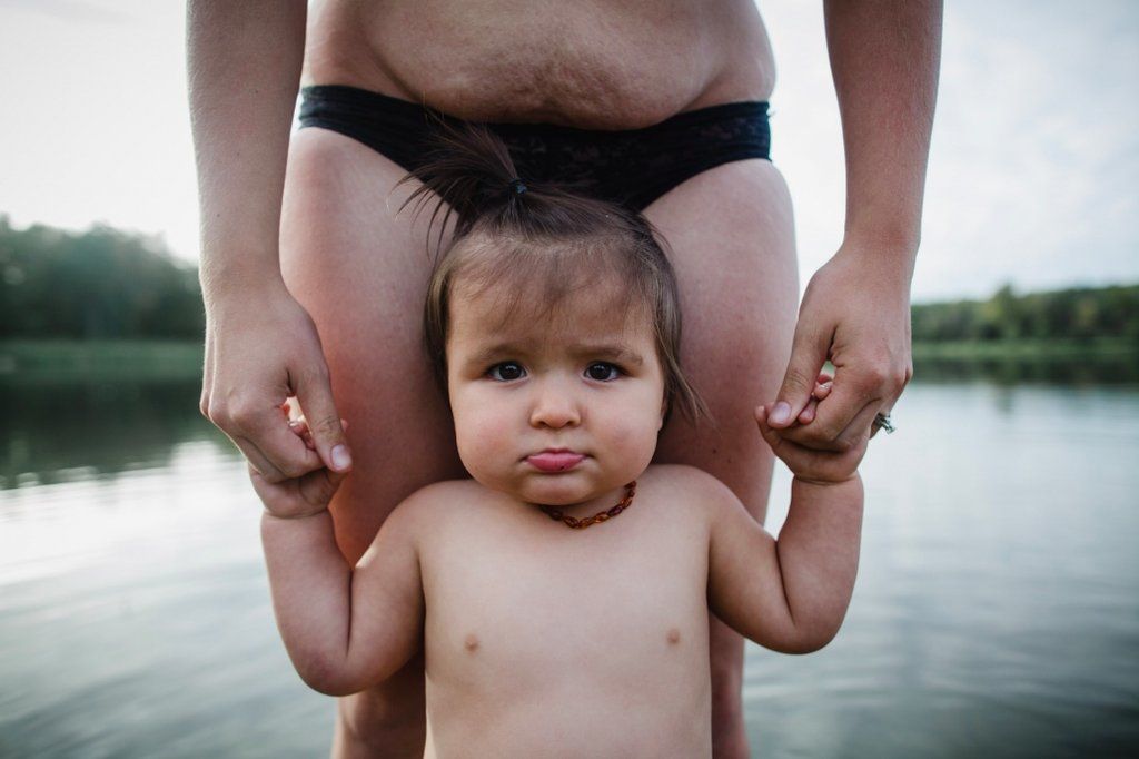 Οι ωραιότερες φωτογραφίες που δείχνουν με ρεαλιστικό τρόπο το σώμα μετά τον τοκετό (pics)
