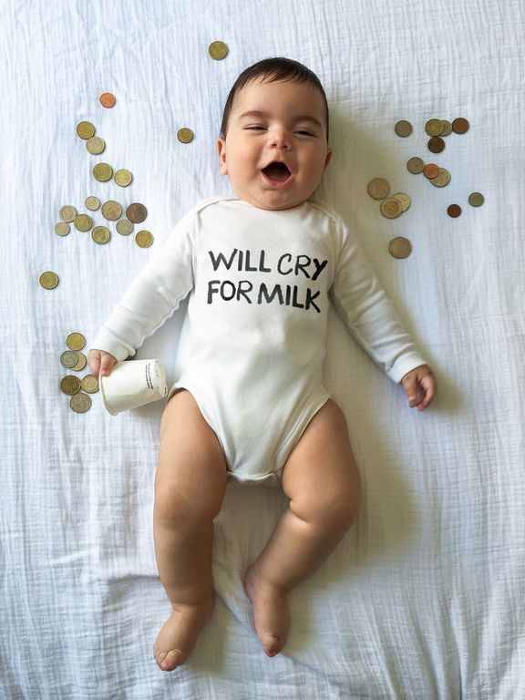 Μαμά φωτογραφίζει το μωρό της, στις πιο αστείες πόζες που έχουμε δει