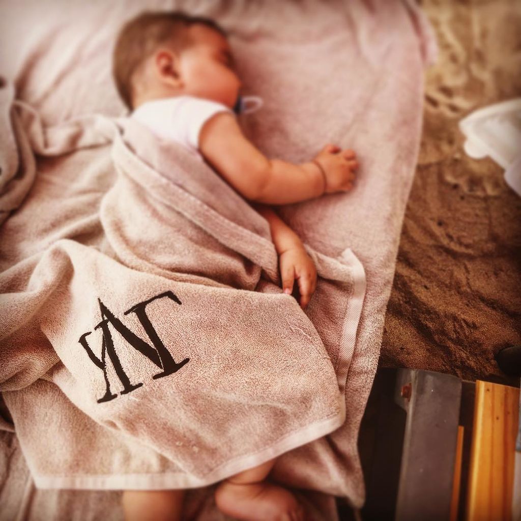 Φανή Χαλκιά: Μας δείχνει για πρώτη φορά το γιο της (pic)