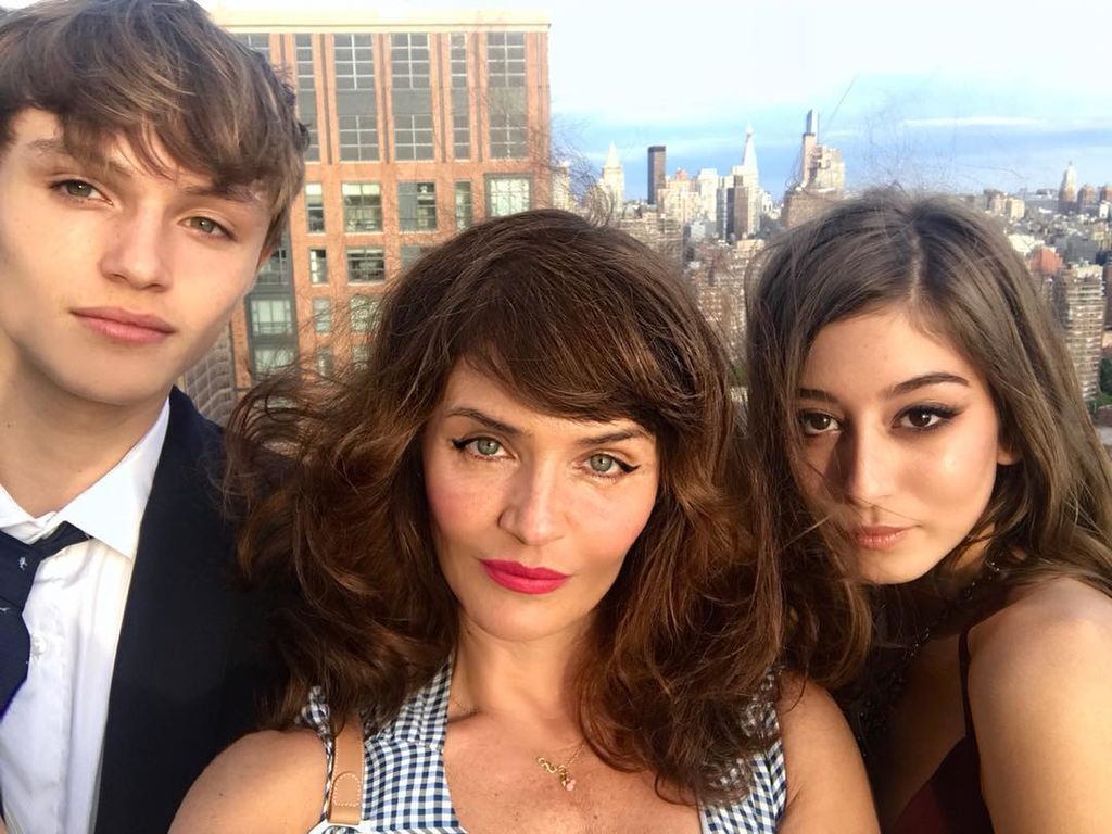 Helena Christensen: Ο γιος της είναι 18 χρονών και της μοιάζει πολύ 