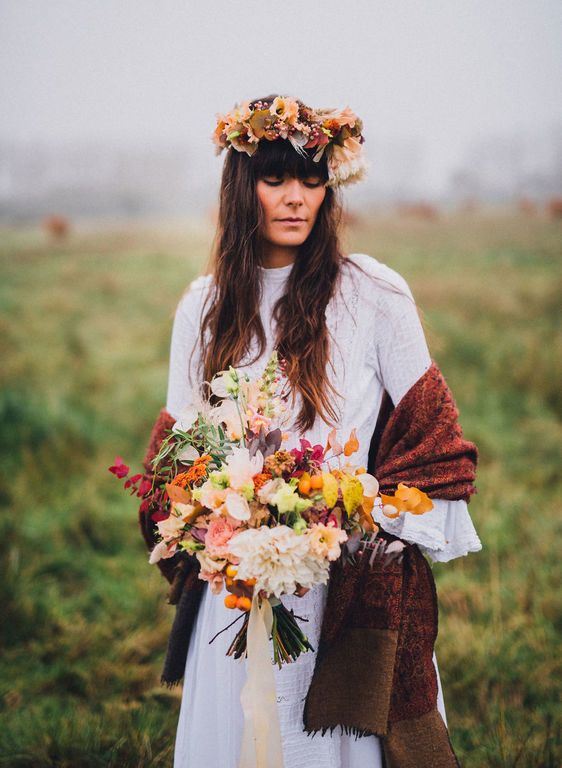 Φωτογραφήθηκε με το νυφικό που φόρεσε η μητέρα της πριν από 40 χρόνια και ιδού το αποτέλεσμα (pics)