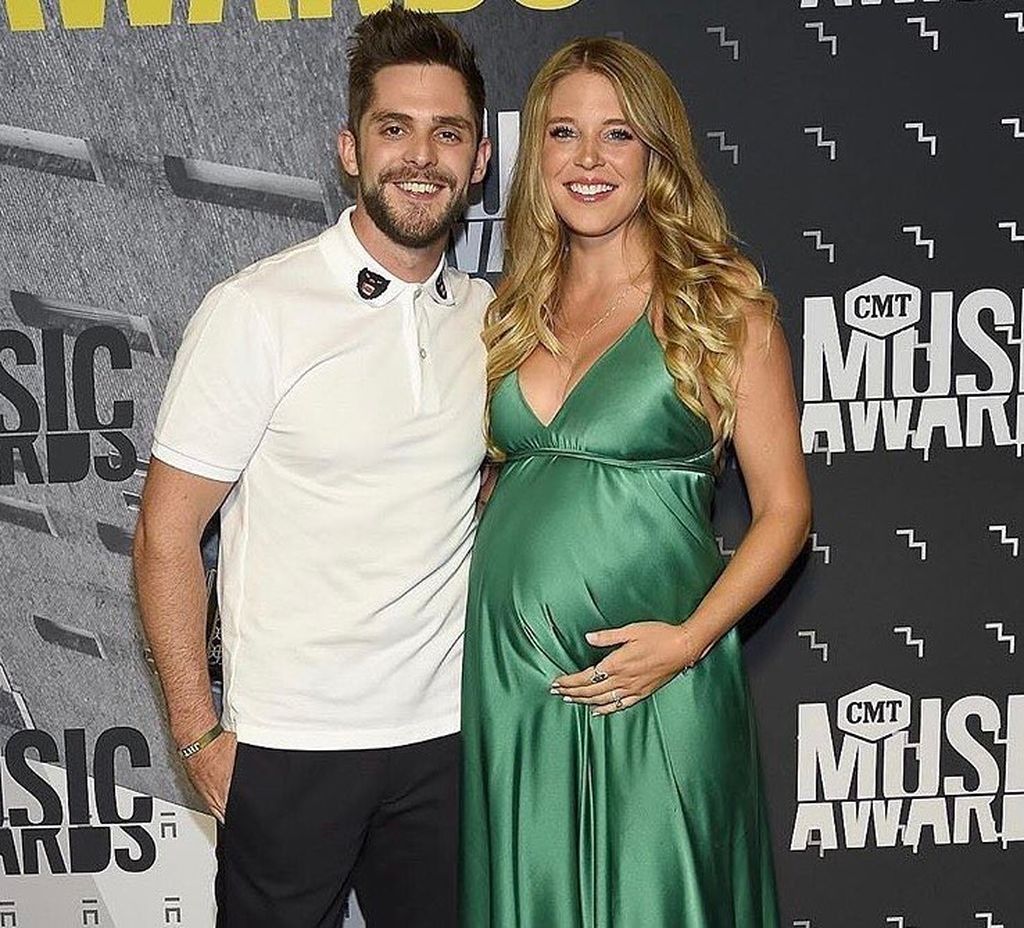 Το φωτογραφικό άλμπουμ την οικογένειας του γνωστού τραγουδιστή μας έκανε να λιώσουμε