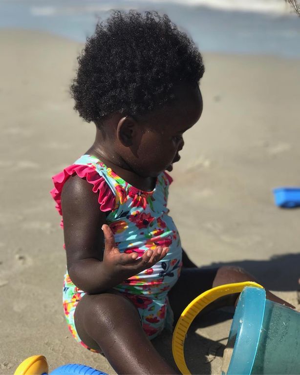 Το φωτογραφικό άλμπουμ την οικογένειας του γνωστού τραγουδιστή μας έκανε να λιώσουμε