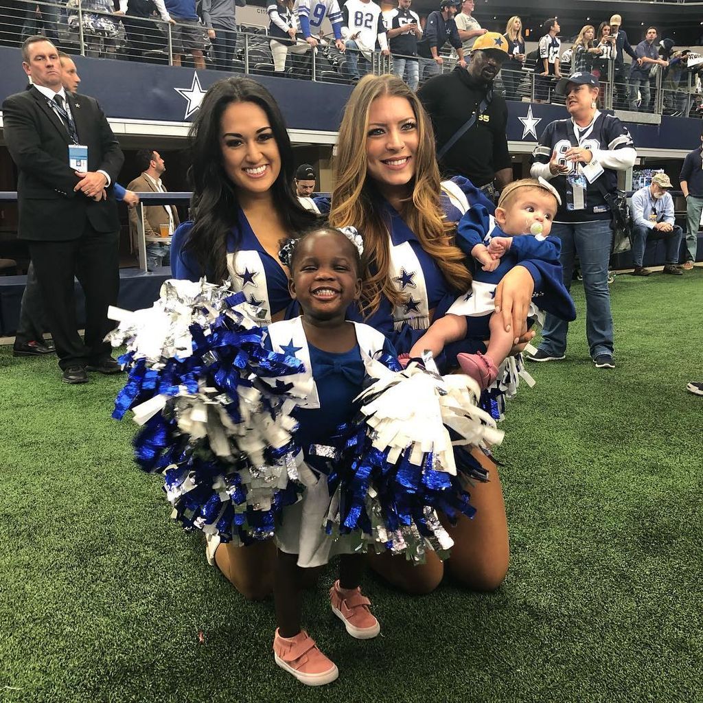 Το φωτογραφικό άλμπουμ την οικογένειας του γνωστού τραγουδιστή μας έκανε να λιώσουμε