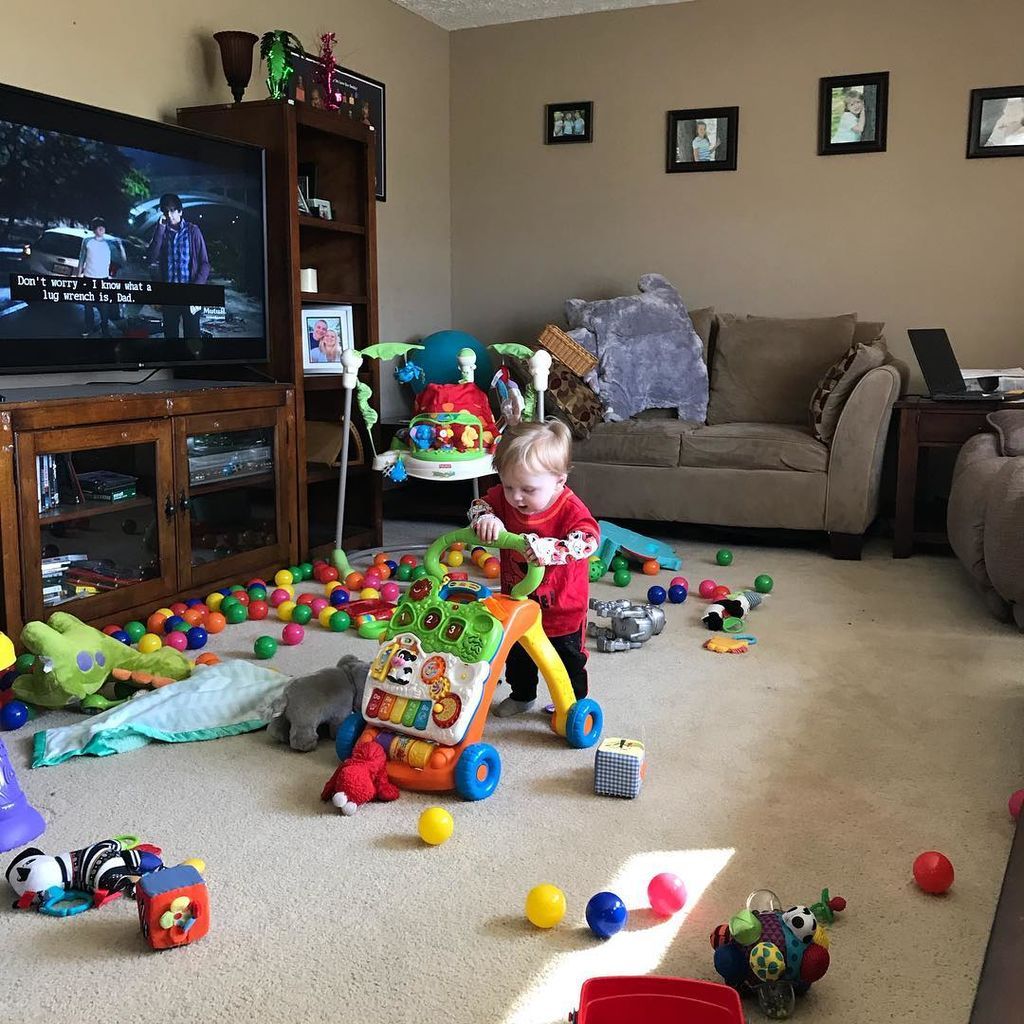 Φωτογραφίες που δείχνουν το πραγματικό χάος στο σπίτι μιας μαμάς