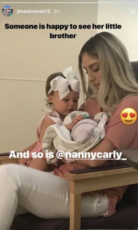 Γνωστή ηθοποιός γέννησε δίδυμα και αυτές είναι οι πρώτες φωτογραφίες των μωρών (pics)