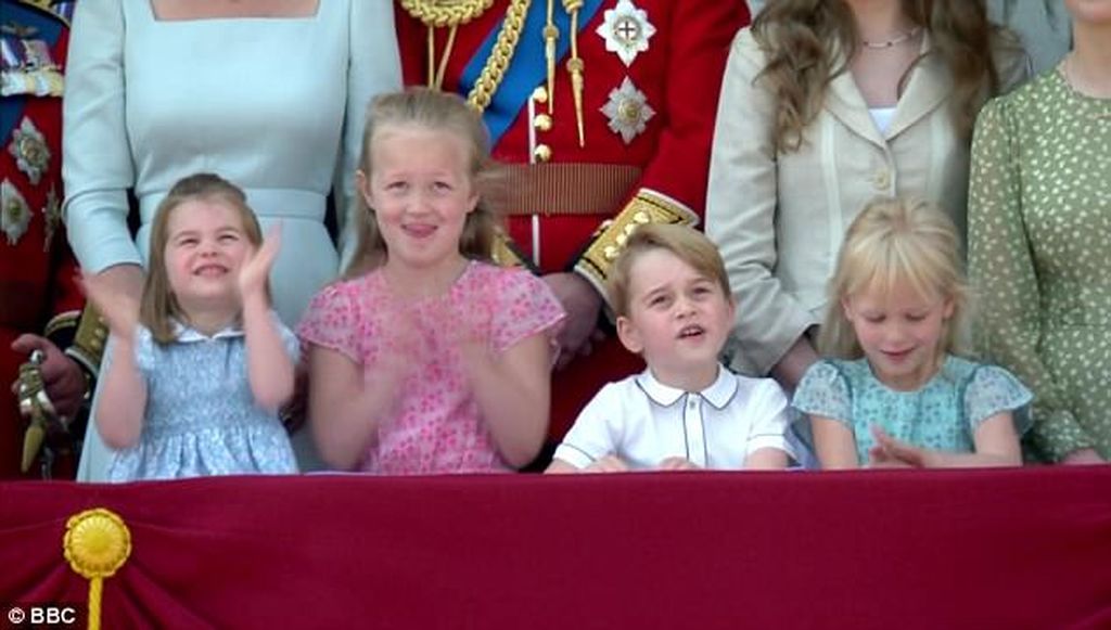 Βασίλισσα Ελισάβετ: Τα δισέγγονά της «έκλεψαν» την παράσταση στον εορτασμό των γενεθλίων της