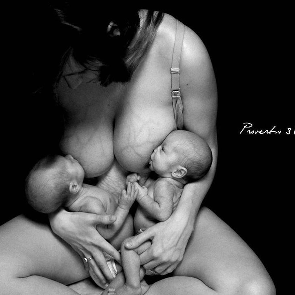 Φωτογραφίες που δείχνουν ότι οι θηλάζουσες μαμάδες δεν λογαριάζουν την αρνητική κριτική