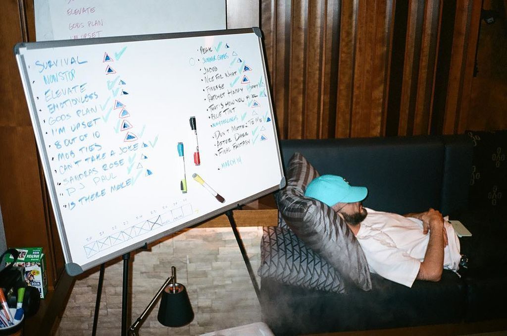 Η «βόμβα» που δεν περίμενε κανείς - Γνωστός τραγουδιστής αποκάλυψε ότι έχει παιδί