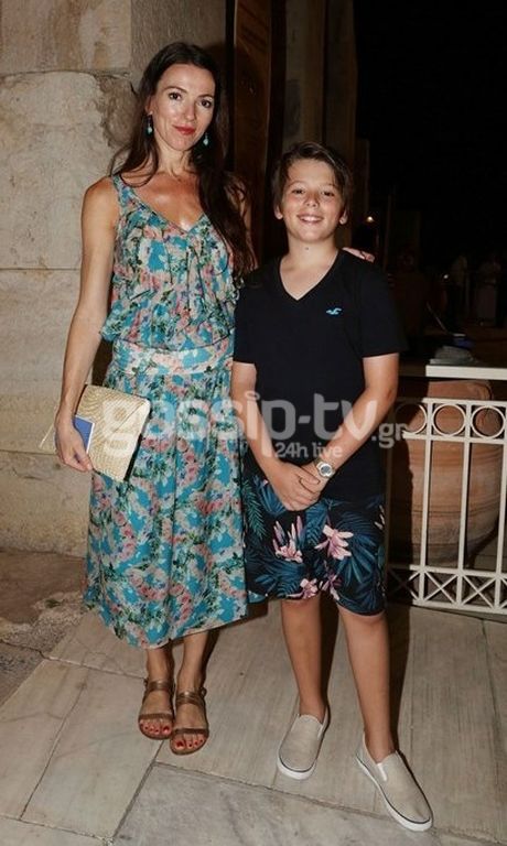 Ο γιος της Στέλλας Καπεζάνου έχει μεγαλώσει πολύ