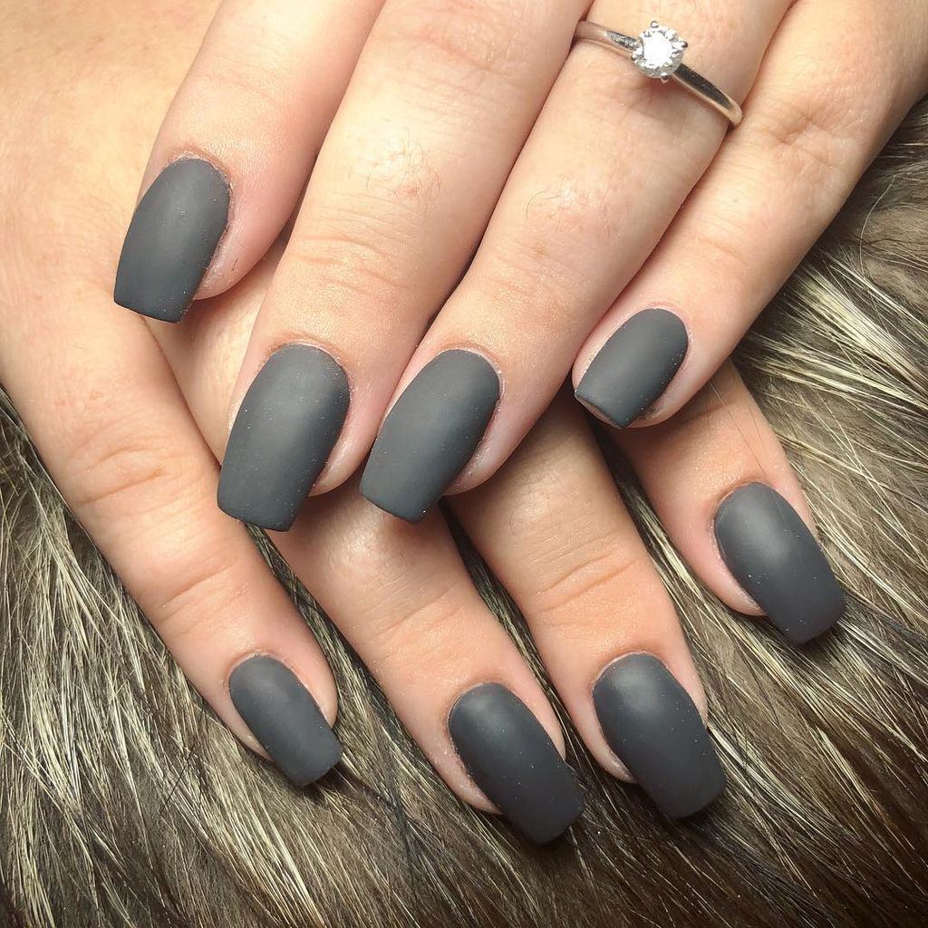 Γκρι νύχια και το καλοκαίρι: Υπέροχες ιδέες για να ξεχωρίσετε