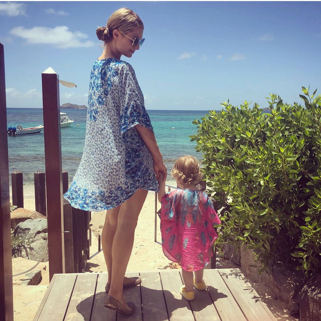 Paris Hilton: «Ανυπομονώ να αποκτήσω το δικό μου μικρό κοριτσάκι» (pics)