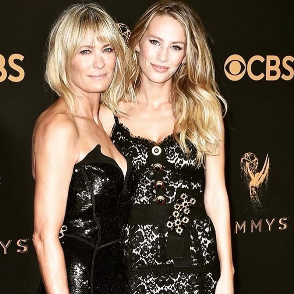 Η 27χρονη κόρη της Robin Wright και του Sean Penn είναι μία καλλονή (pics)