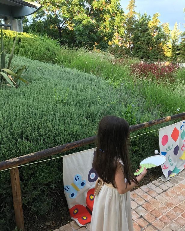 Σταματίνα Τσιμτσιλή: Στην παραλία με τις κόρες της Νάγια και Μαίρη (picς)