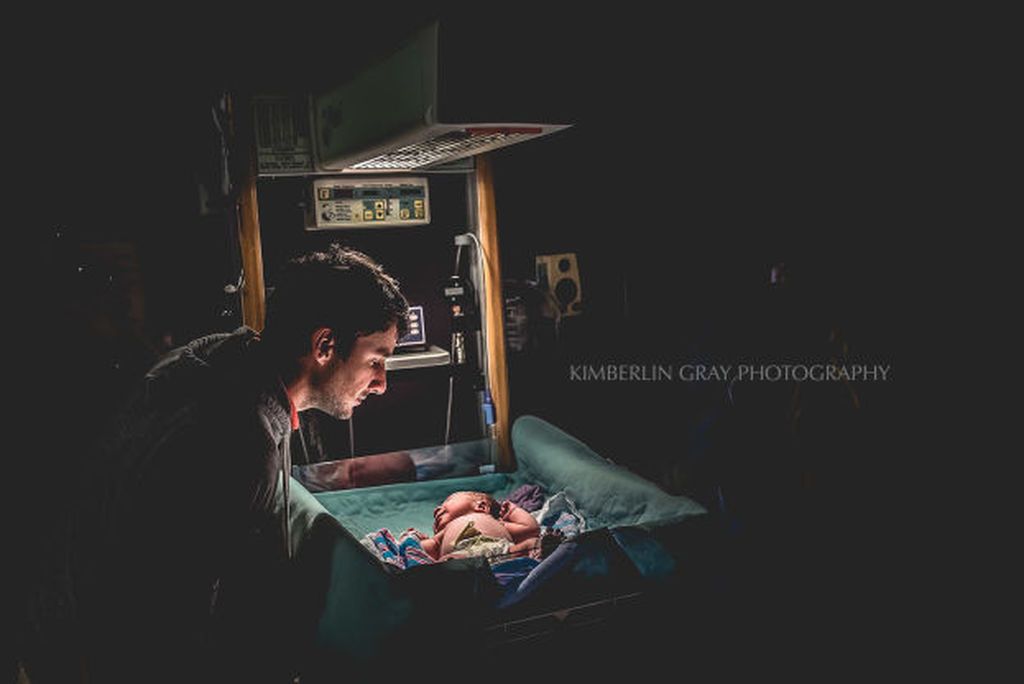 Εκπληκτικές φωτογραφίες που αποτυπώνουν τη δύναμη και την ομορφιά της γέννησης