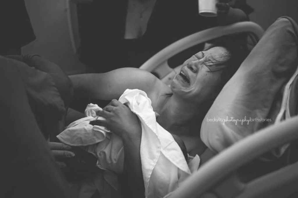 Εκπληκτικές φωτογραφίες που αποτυπώνουν τη δύναμη και την ομορφιά της γέννησης