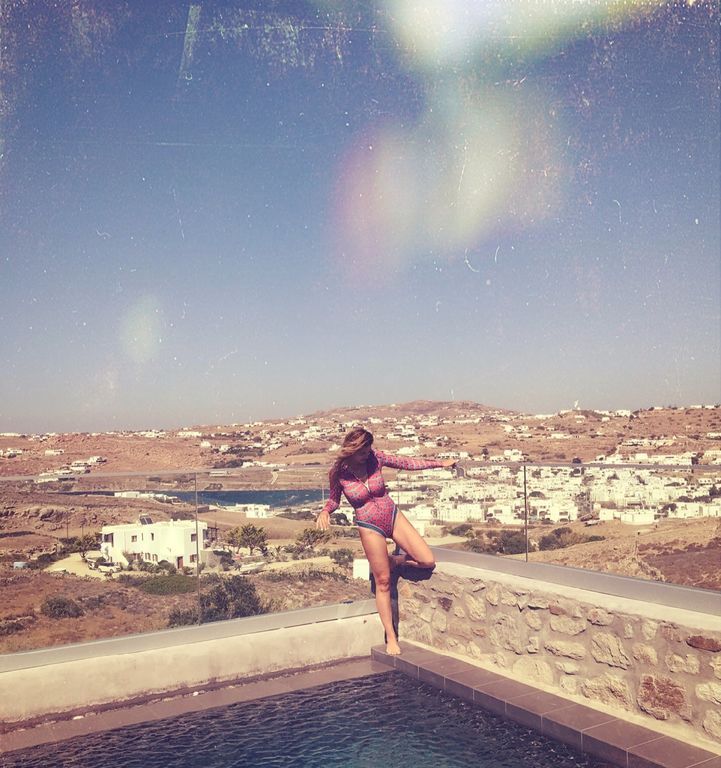 Despoina’s little stories «Στη Μύκονο με τα κορίτσια μου!»