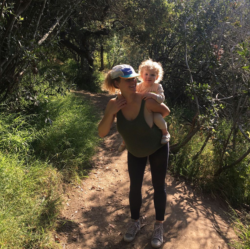 Λίγο πριν φέρει στον κόσμο το δεύτερο παιδί της απολαμβάνει τις διακοπές της