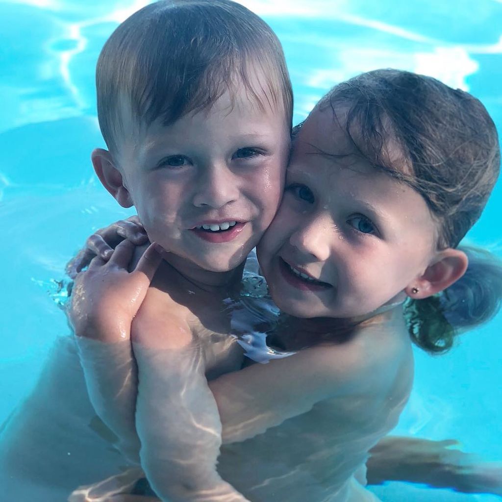 «Η αναμονή και η άφιξη!» - Διάσημη μαμά φωτογραφίζεται πριν και μετά την εγκυμοσύνη της (pics)