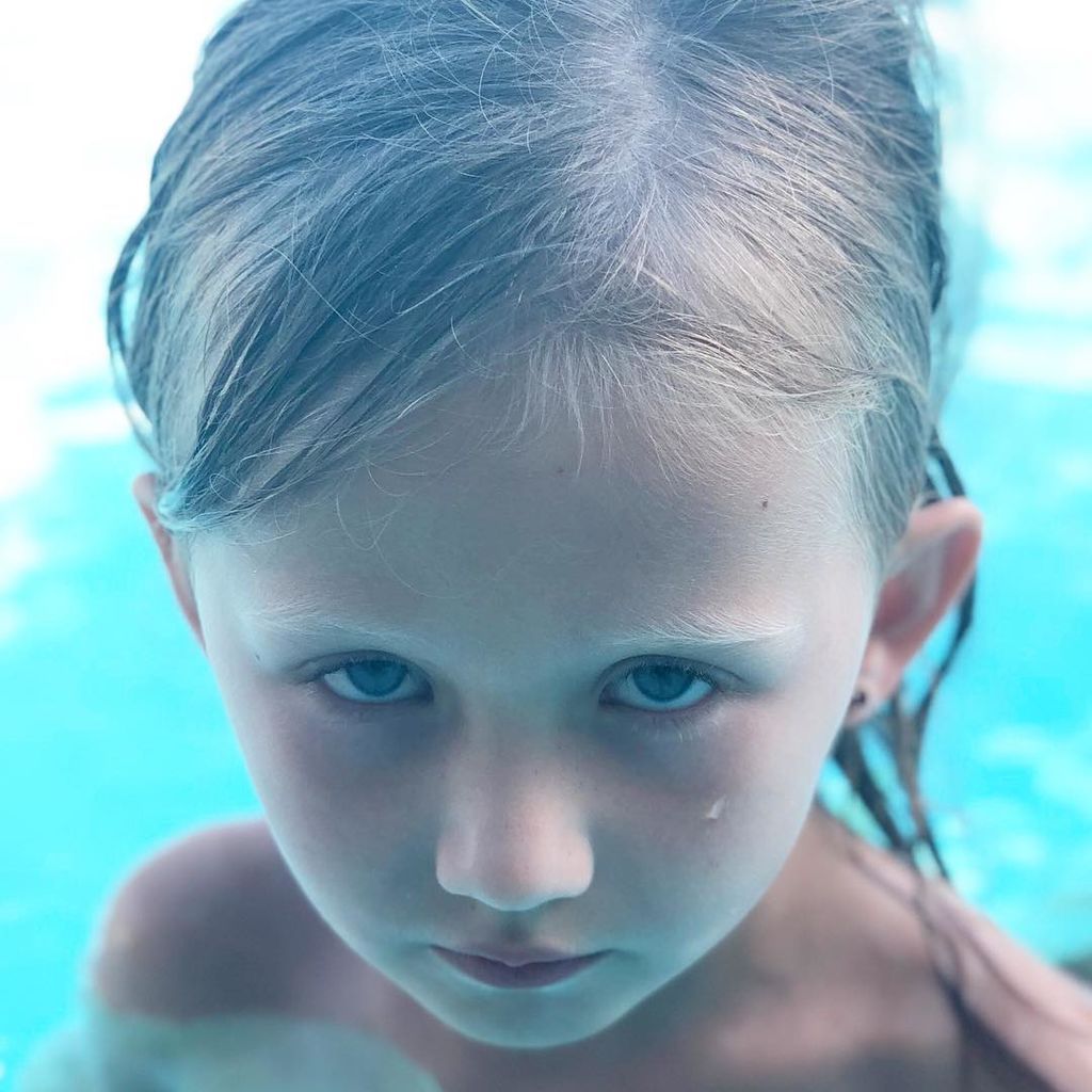 «Η αναμονή και η άφιξη!» - Διάσημη μαμά φωτογραφίζεται πριν και μετά την εγκυμοσύνη της (pics)