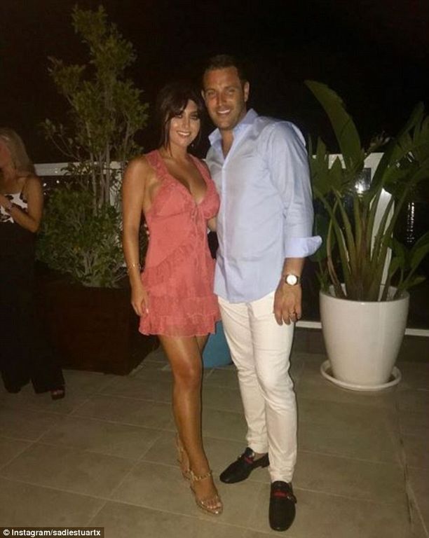 Γνωστό ζευγάρι της showbiz περιμένει το πρώτο του παιδί 